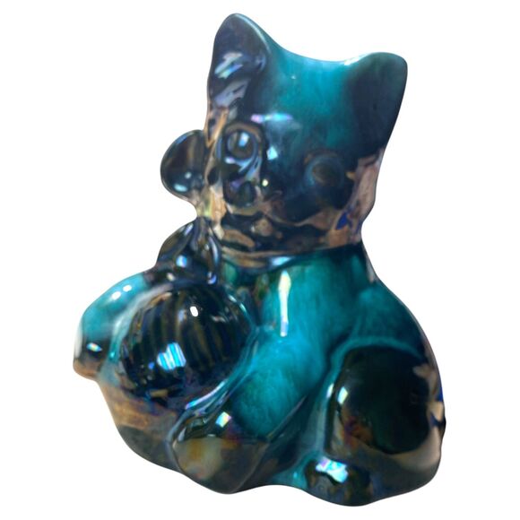 Vintage Blue Mountain Pottery Cat Kitten with Yarn Ball  Green Drip Glaze - Picture 6 of 6